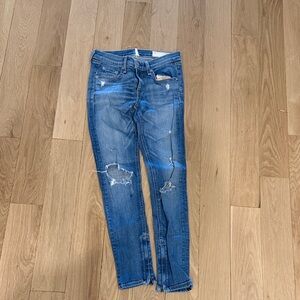Distressed Women's Skinny Jeans - Blue